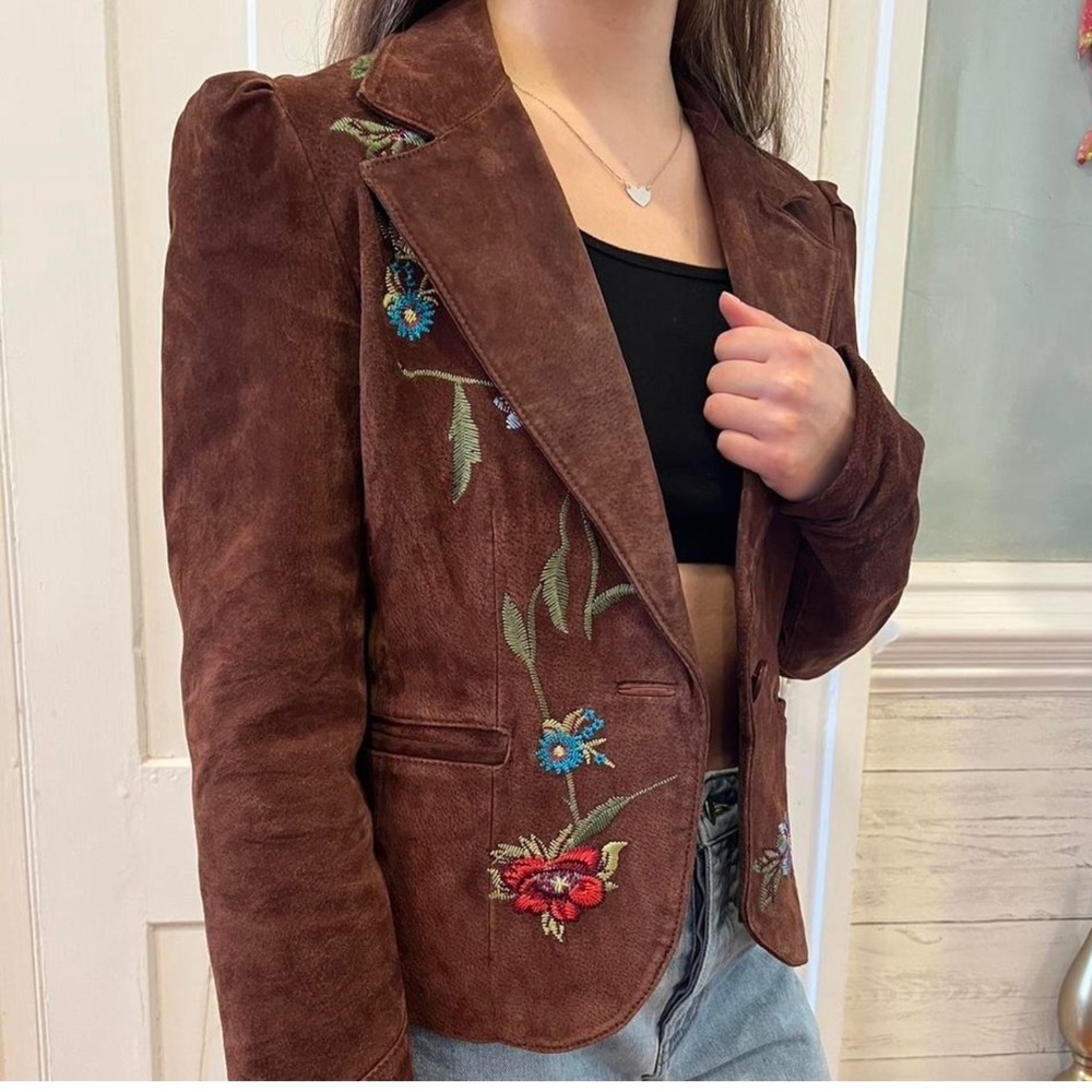New with tags/ Vintage Leather Suede Embroidered Jacket/Blazer size (M)